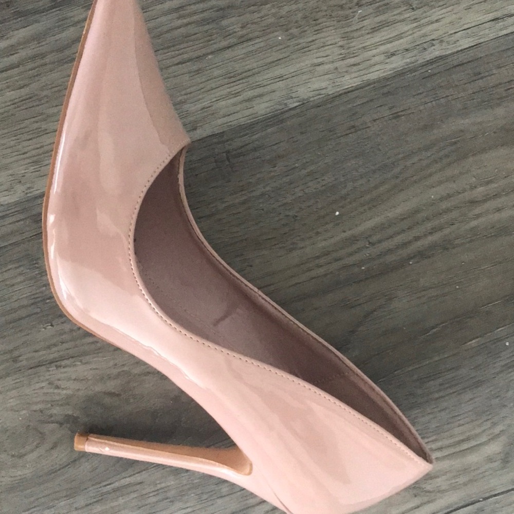 Shoes heel nude patent size 9